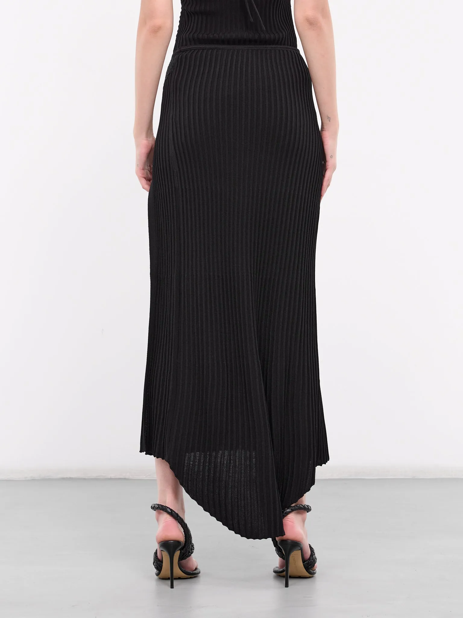 Asymmetric Maxi Skirt (KN019-BLACK)