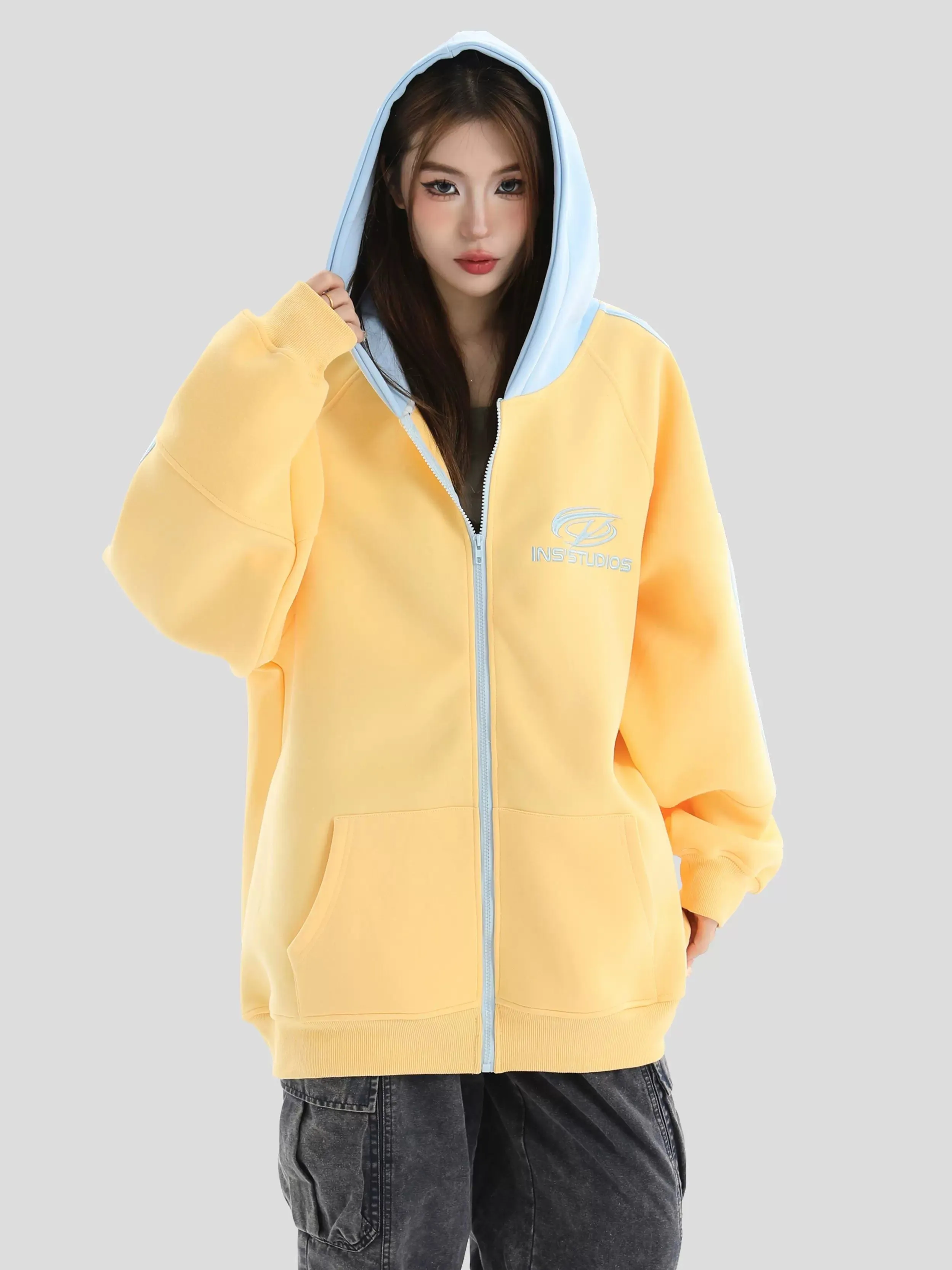Contrast Embroidered Logo Zipped Hoodie