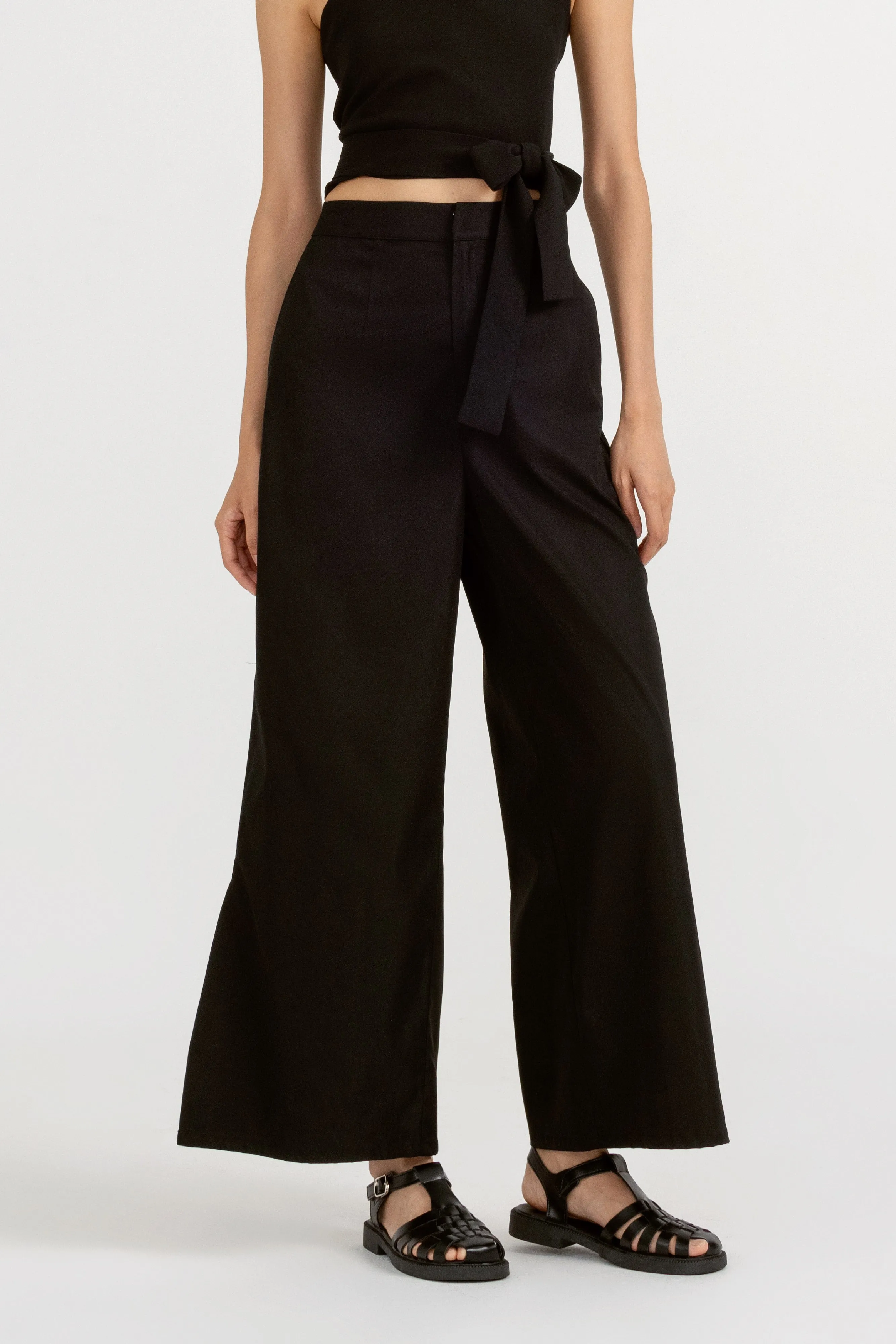 Donna Pleated-Hem Pants in Obsidian Black
