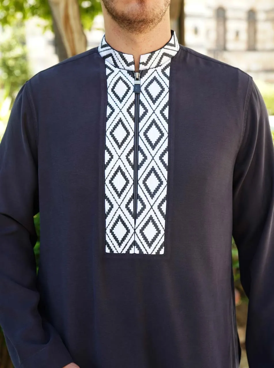 Mus'ab Embroidered Thobe