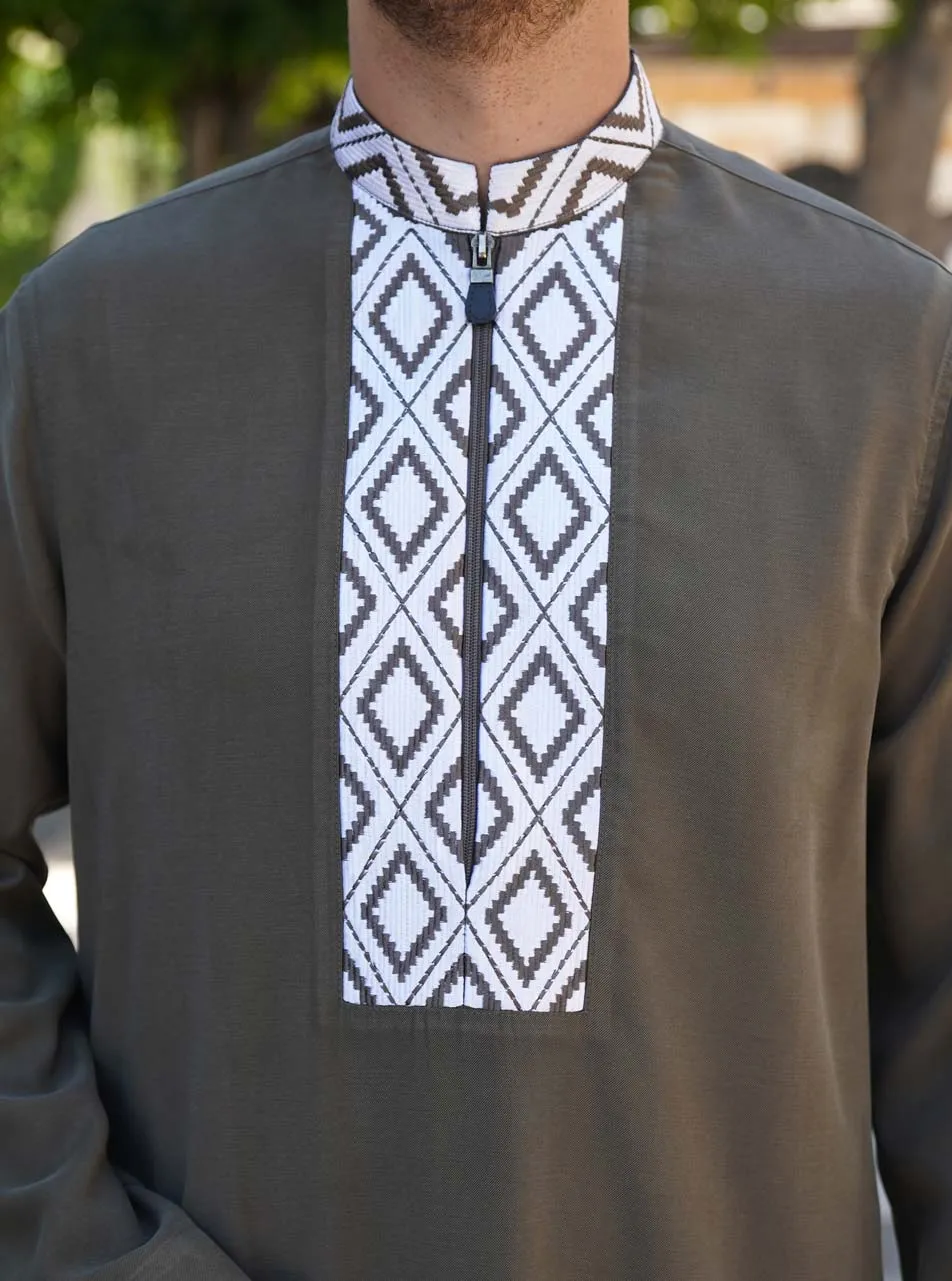 Mus'ab Embroidered Thobe