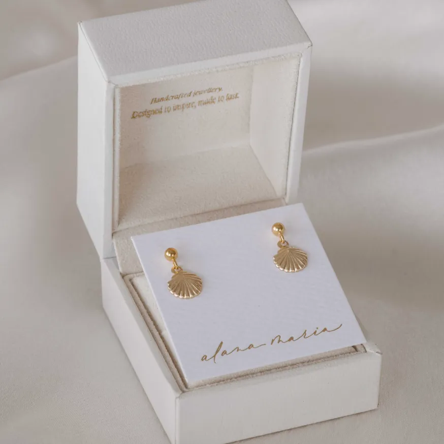 Tiny Shell Earrings - Gold
