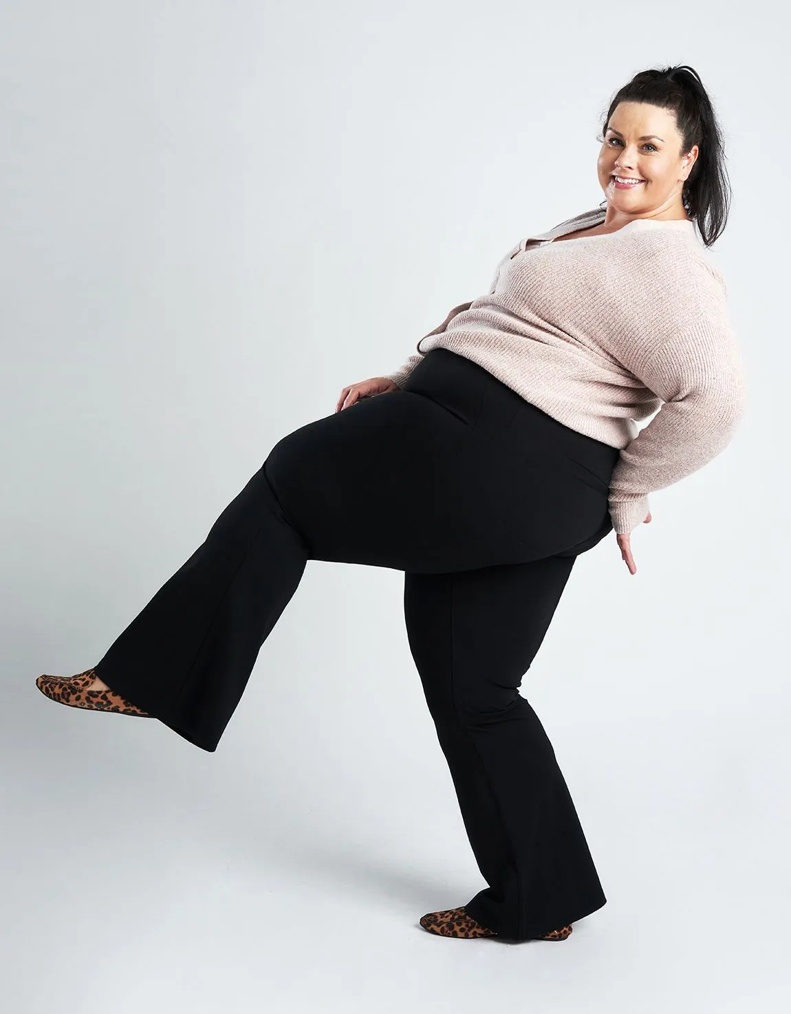 Wide-Leg | Pocketed Dress Pant Yoga Pants (Black)